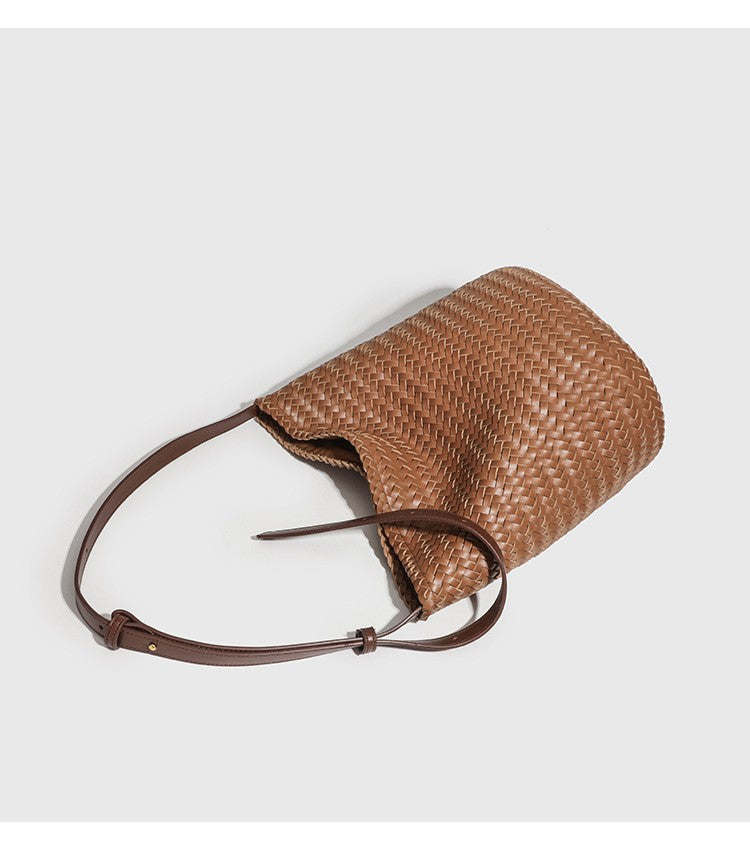The Cognac Leather Tote detail