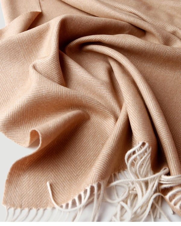 The Herringbone Cashmere-Blend Throw, detail 2