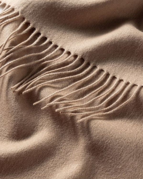 The Slim Wool Scarf, detail 1