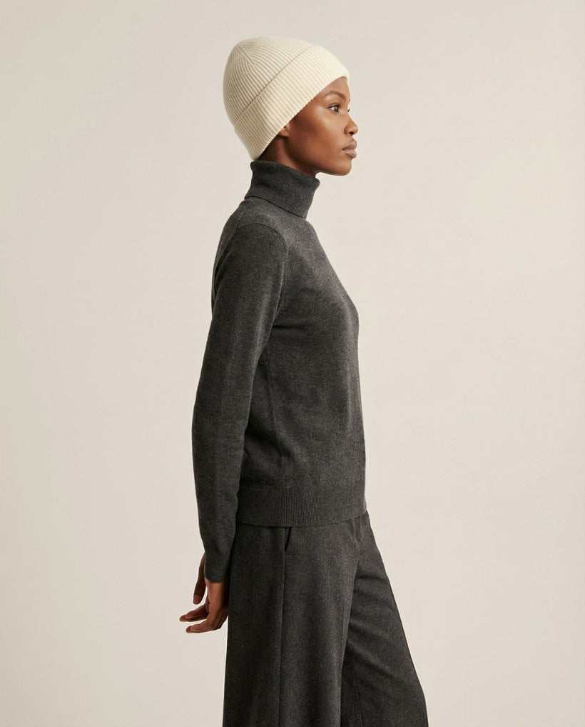 The Alashan Cashmere-Blend Beanie, styled 2