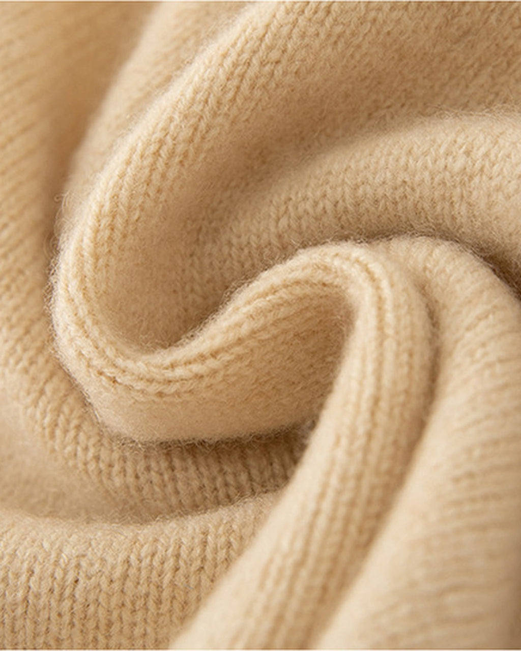 The Cashmere-Blend Cloud Beanie in Raw