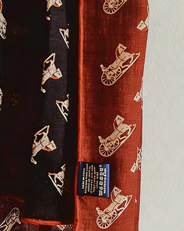 The Silk-Wool Square, Vintage Carriage 85 cm detail