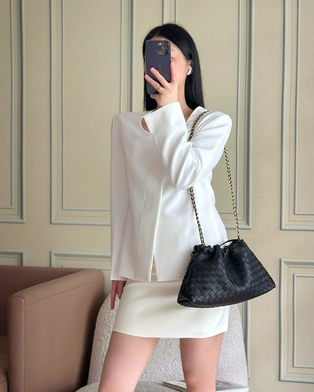 Wildfool The Assisi Chain Pouch in Black, worn on the shoulder (2)