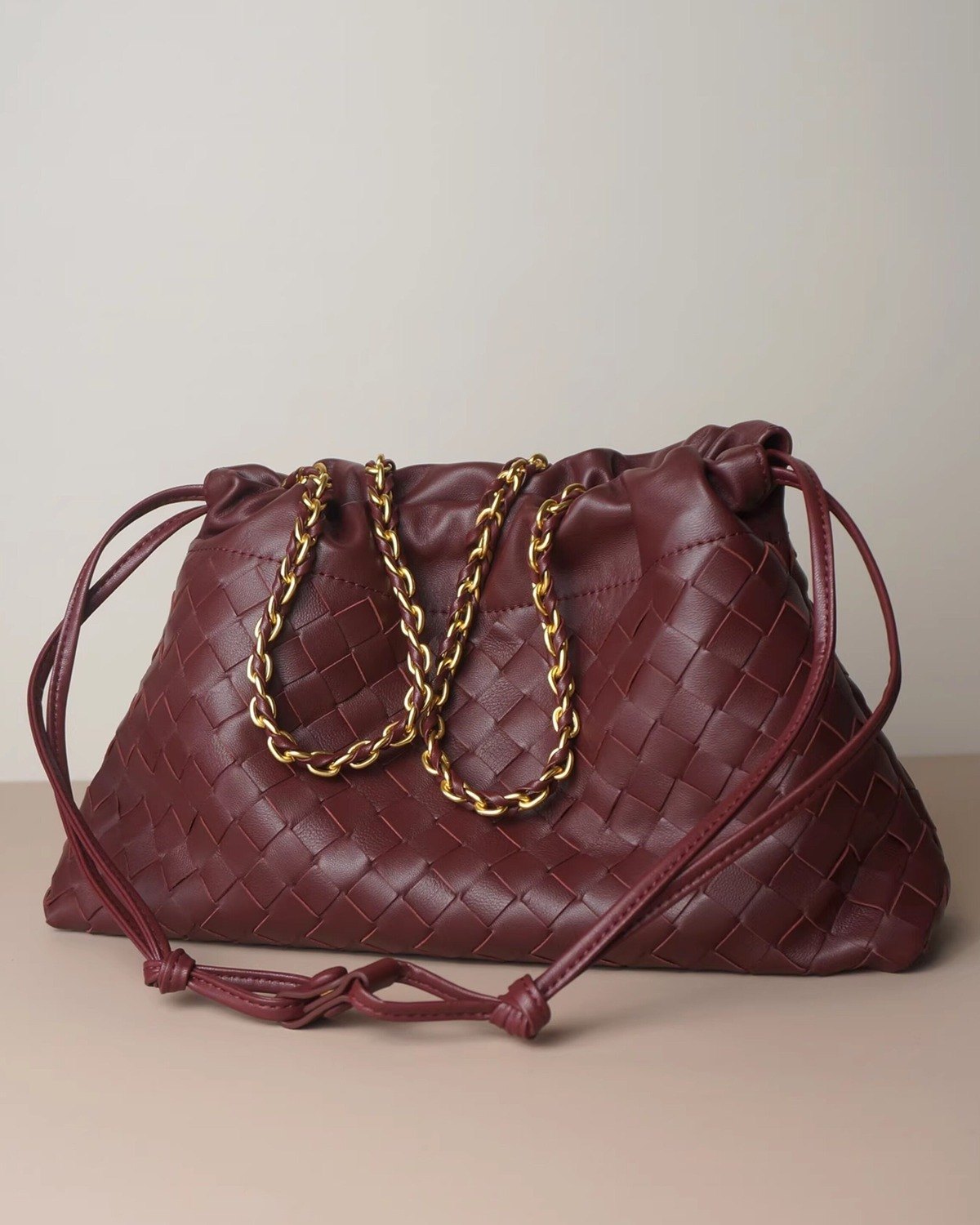 Wildfool The Assisi Chain Pouch in Burgundy, front view (2)