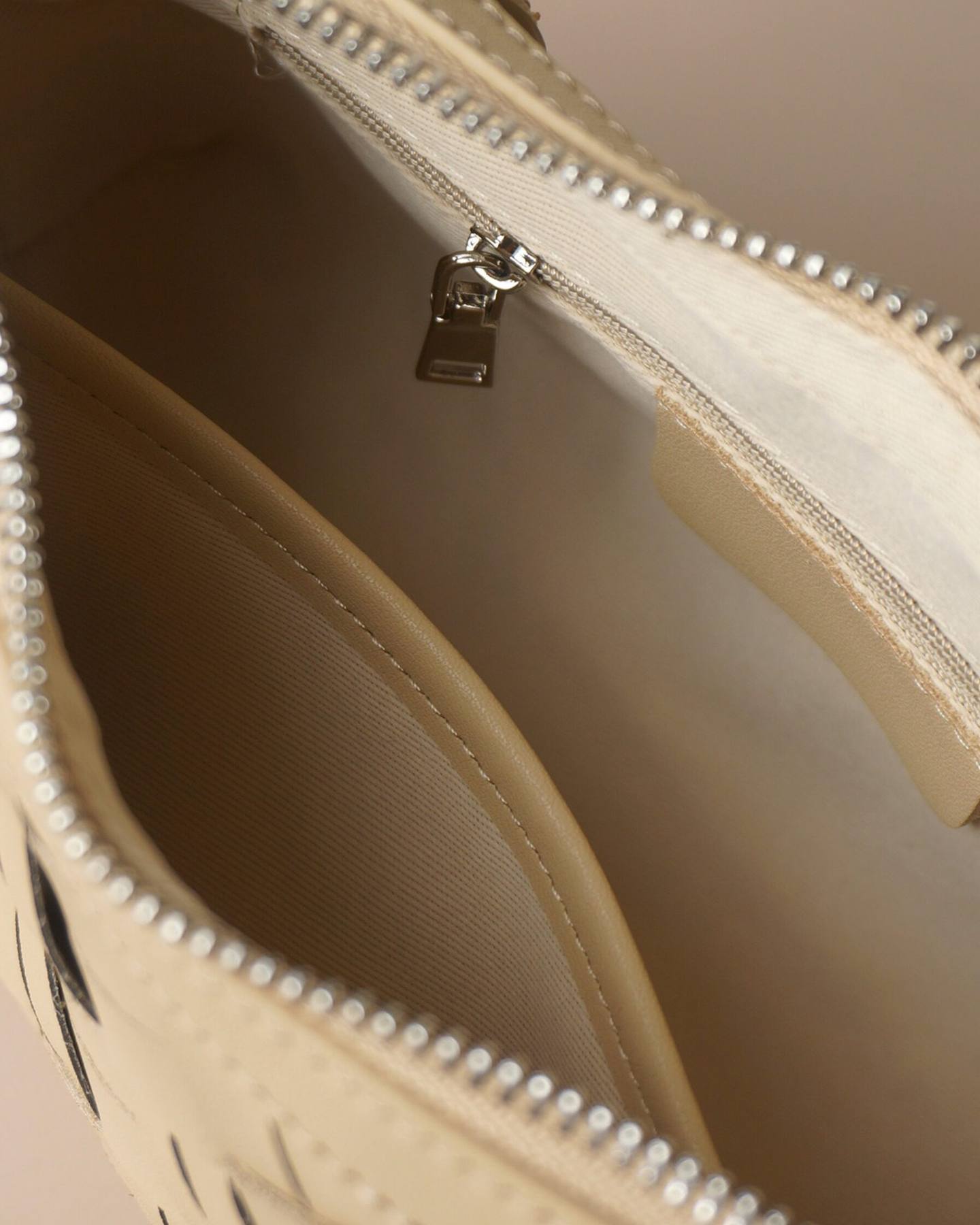 The Sorrento Zip Bag