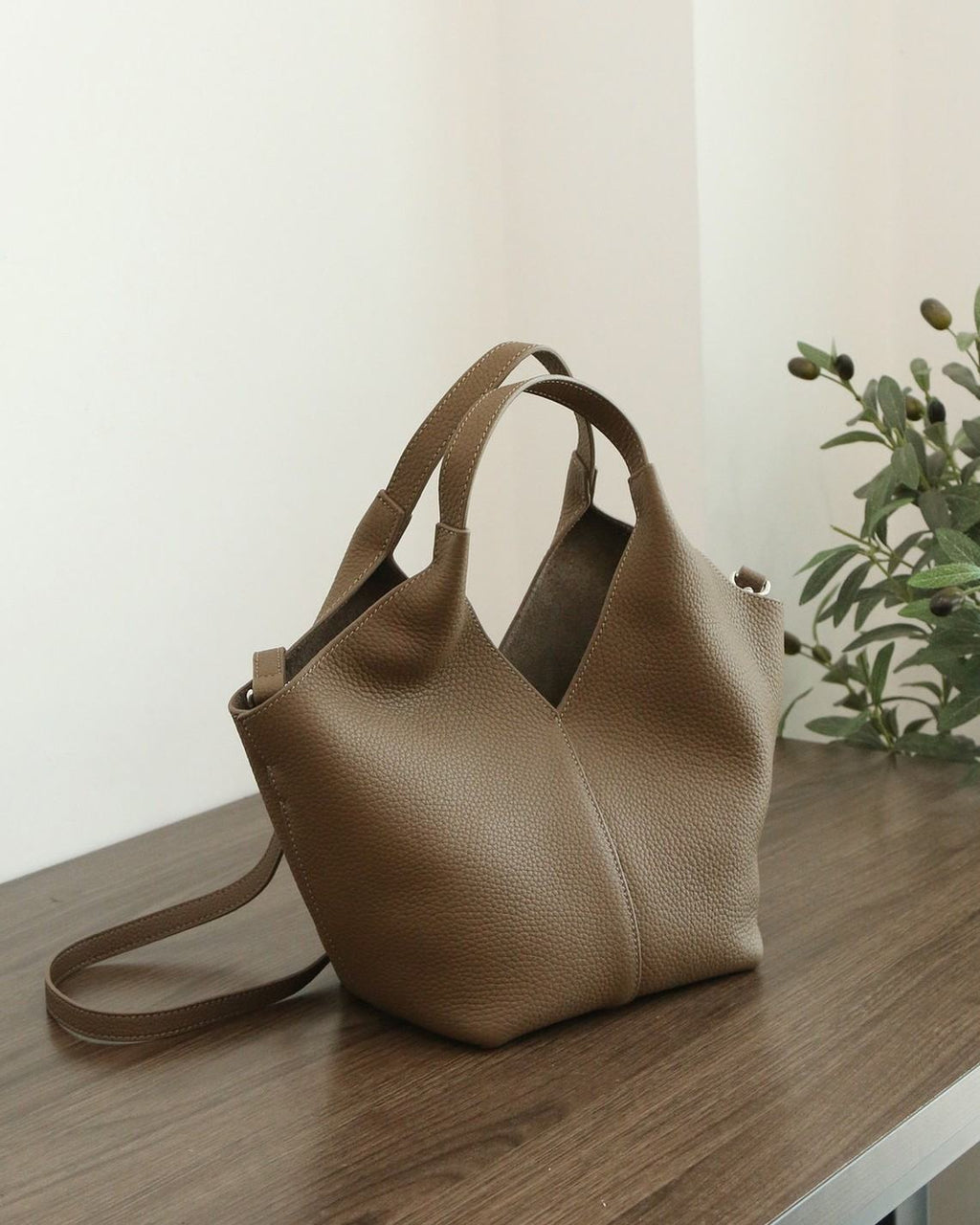 The Bologna Leather Tote