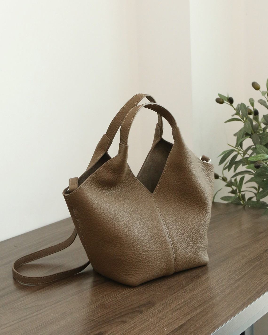 The Bologna Leather Tote