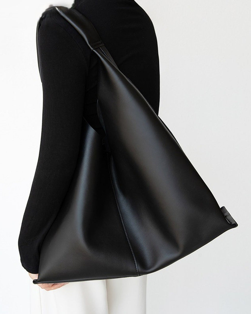Wildfool The Como Slouch Tote — detail view