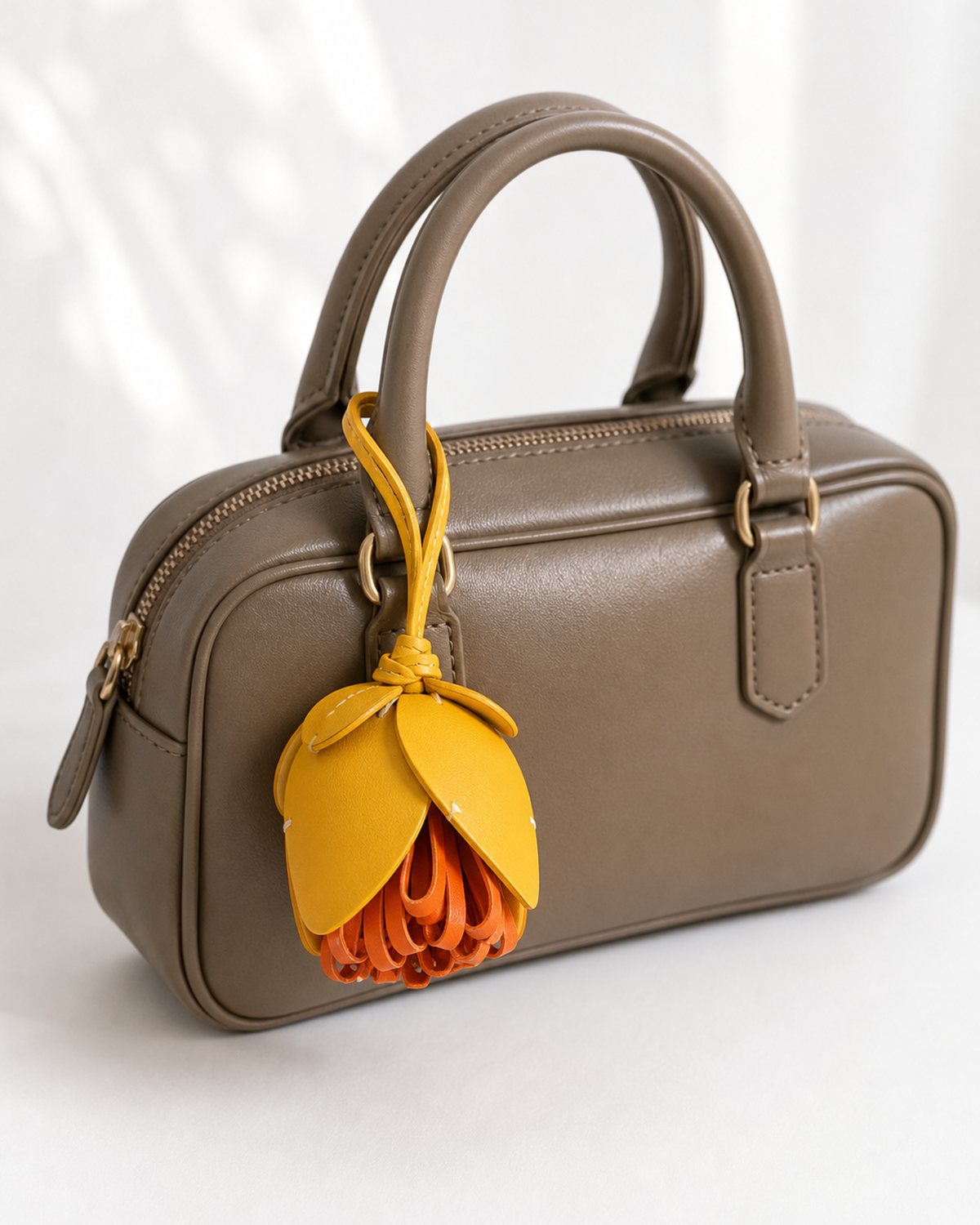 The Tricolor Bloom Charm - Golden