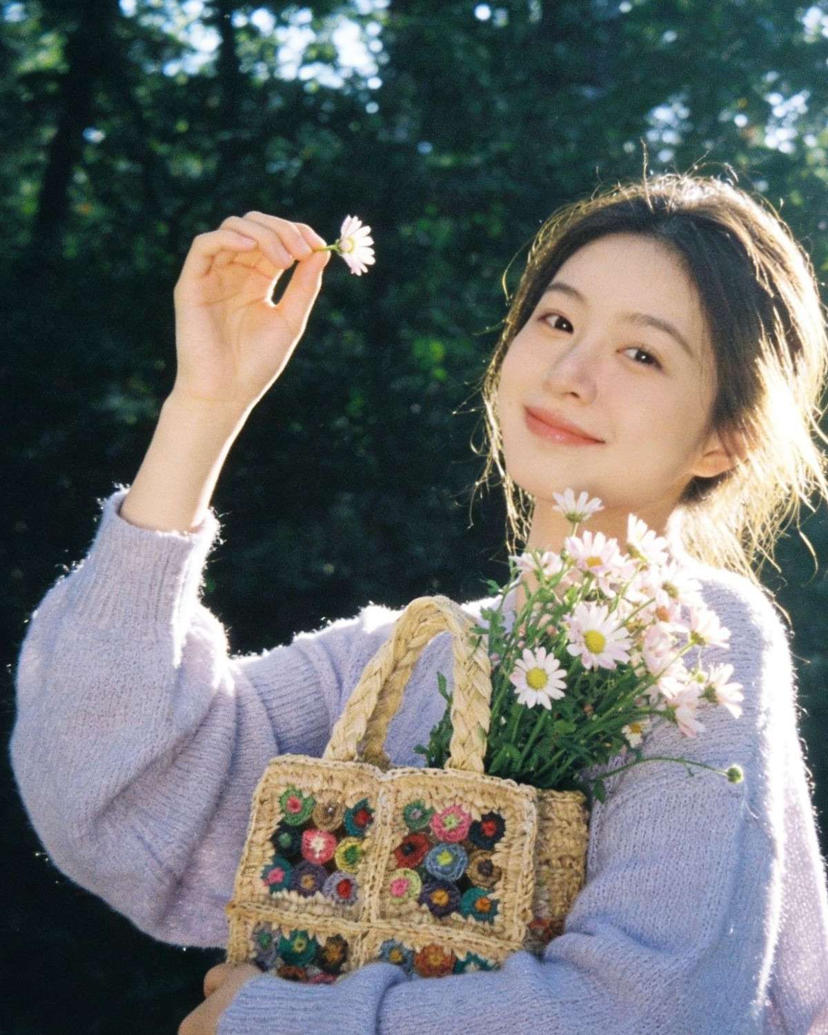 WF26WOVEN009_natural_model-daisy_01
