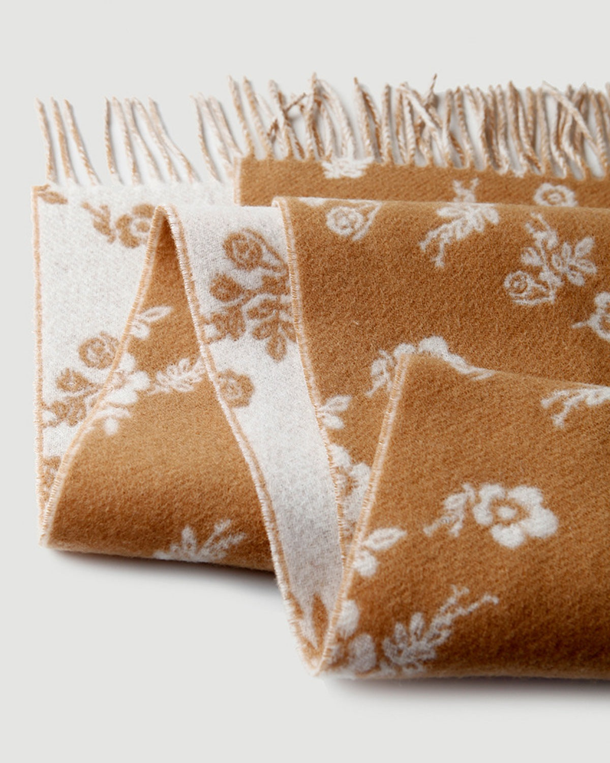 The Wildflower Jacquard Scarf in Oat Jacquard