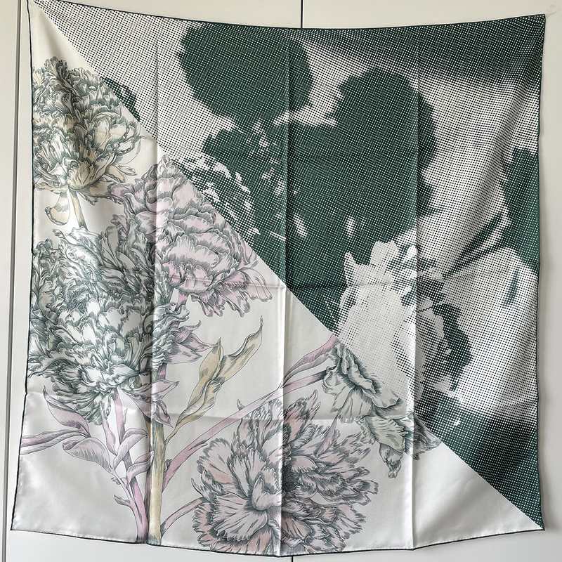 The 88cm Reversible Silk Square — Colorblock Floral