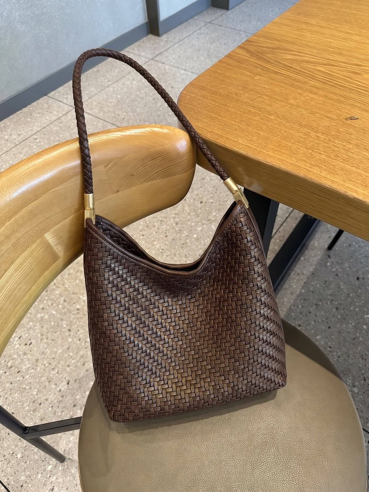 The Woven Leather Shoulder Bag - Espresso