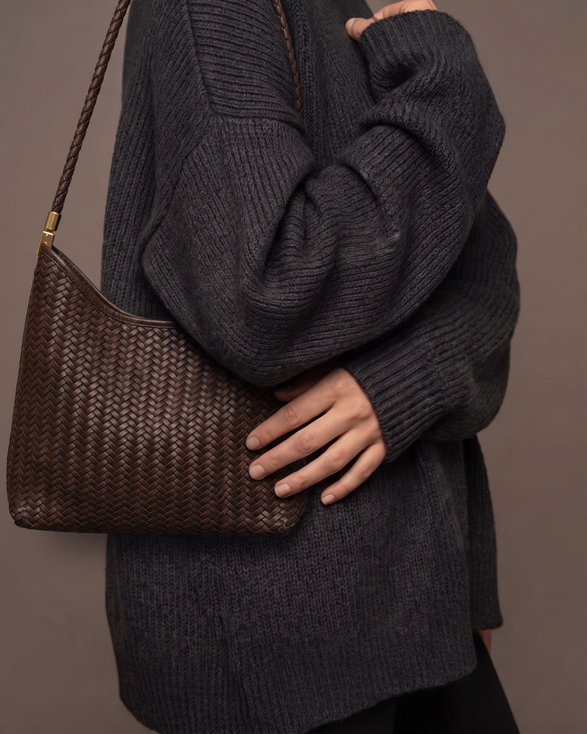 The Woven Leather Shoulder Bag - Espresso