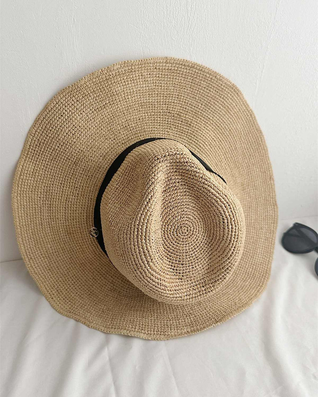 The Wide-Brim Straw Hat - Natural