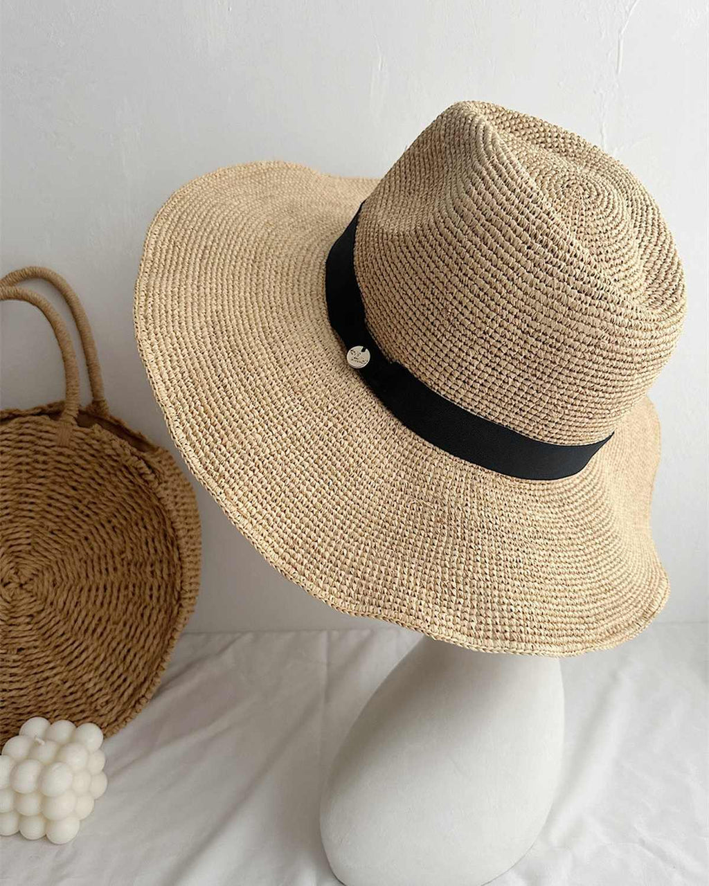 The Wide-Brim Straw Hat - Natural