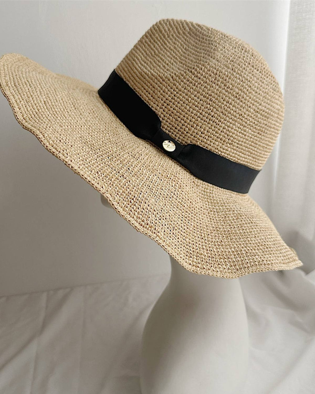 The Wide-Brim Straw Hat - Natural