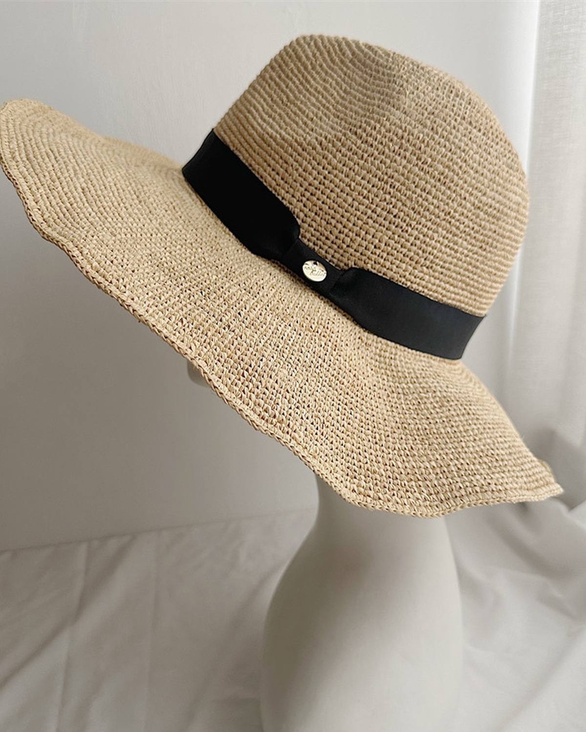 The Wide-Brim Straw Hat - Natural