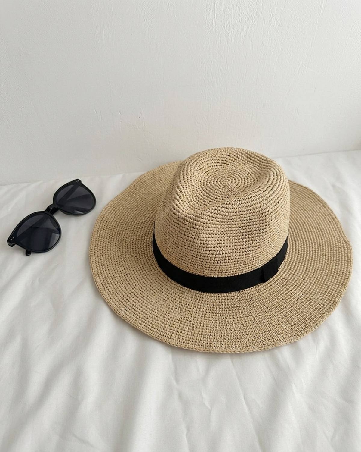 The Wide-Brim Straw Hat - Natural