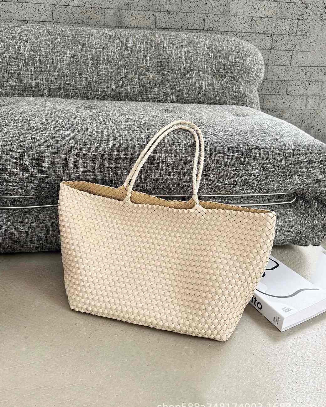 The Olive Leather Tote - Off-White